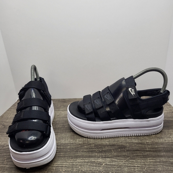 Nike Women's Icon Classic Platform Strappy Sandals Black White DH0224-001 Size 7 - Picture 1 of 10
